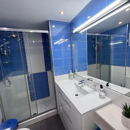 Spacious With 3 Pools Very